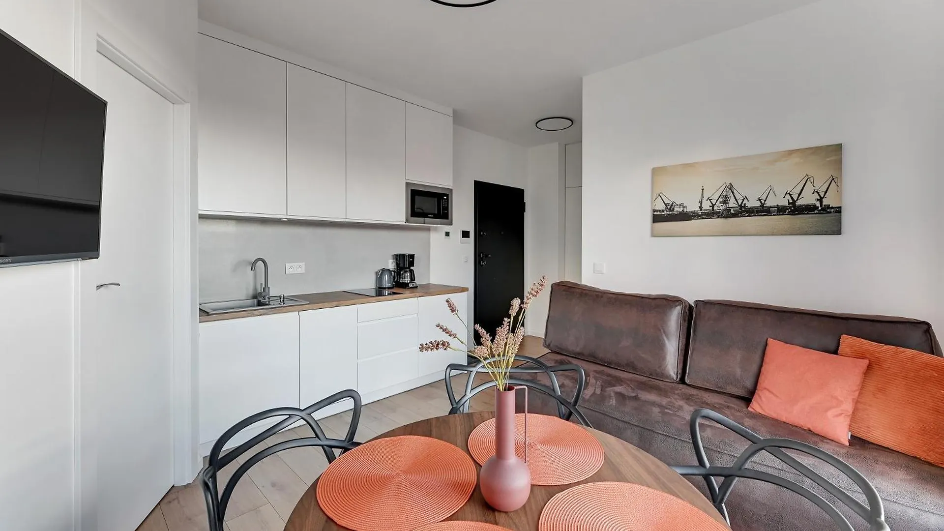 Doki Living & Foodhall Apartament contacts