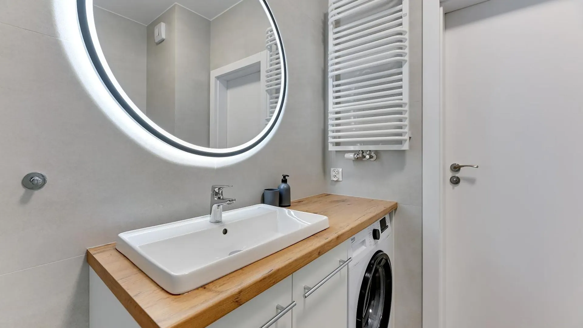 Doki Living & Foodhall Apartament Gdansk